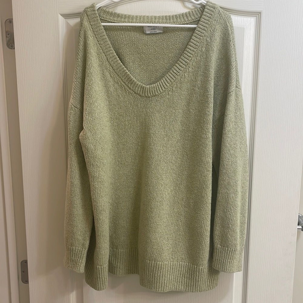 Old Navy knit sweater